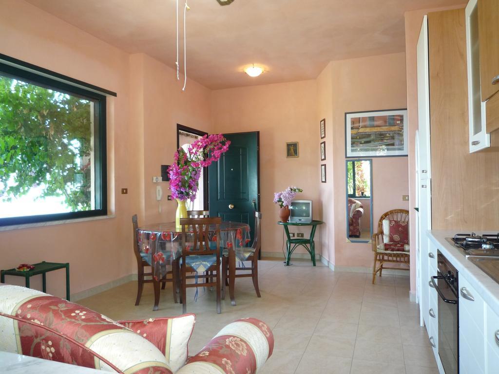 Villa Panthea Capo Vaticano Szoba fotó