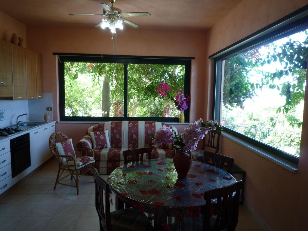 Villa Panthea Capo Vaticano Szoba fotó